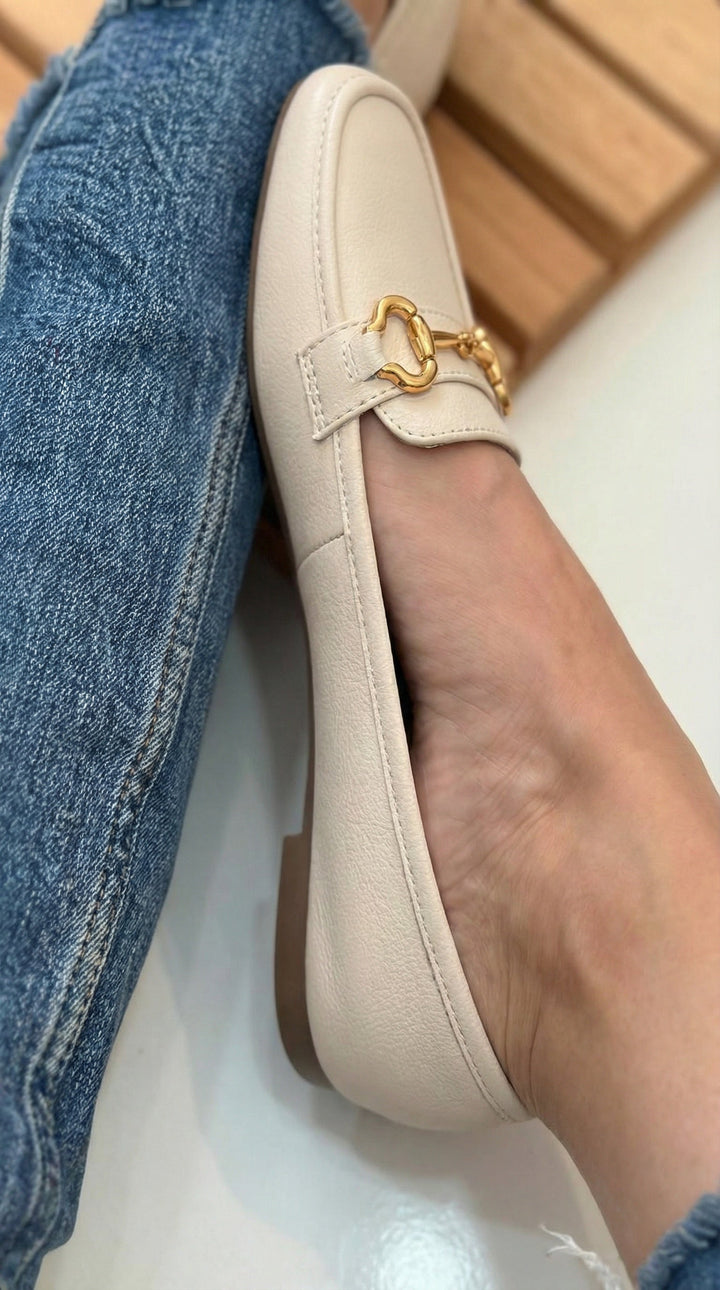 ELEGANT LOAFER WITH GOLD BUCKLE